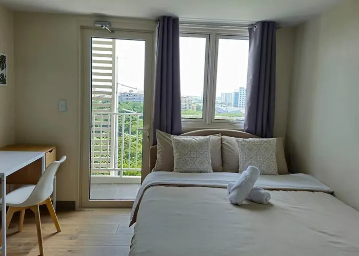 Modern & New, Work Desk, Fast Internet, Balcony
