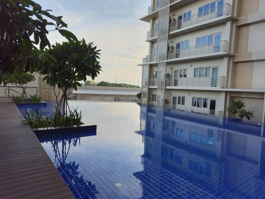 Modern & New, Work Desk, Fast Internet, Balcony *