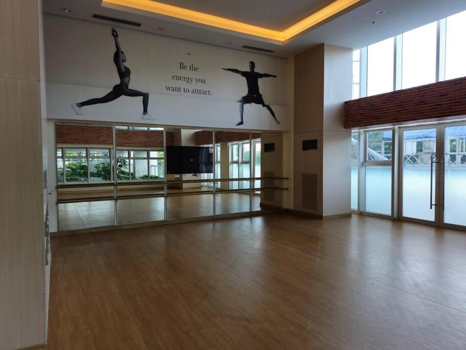 Modern & New, Work Desk, Fast Internet, Balcony