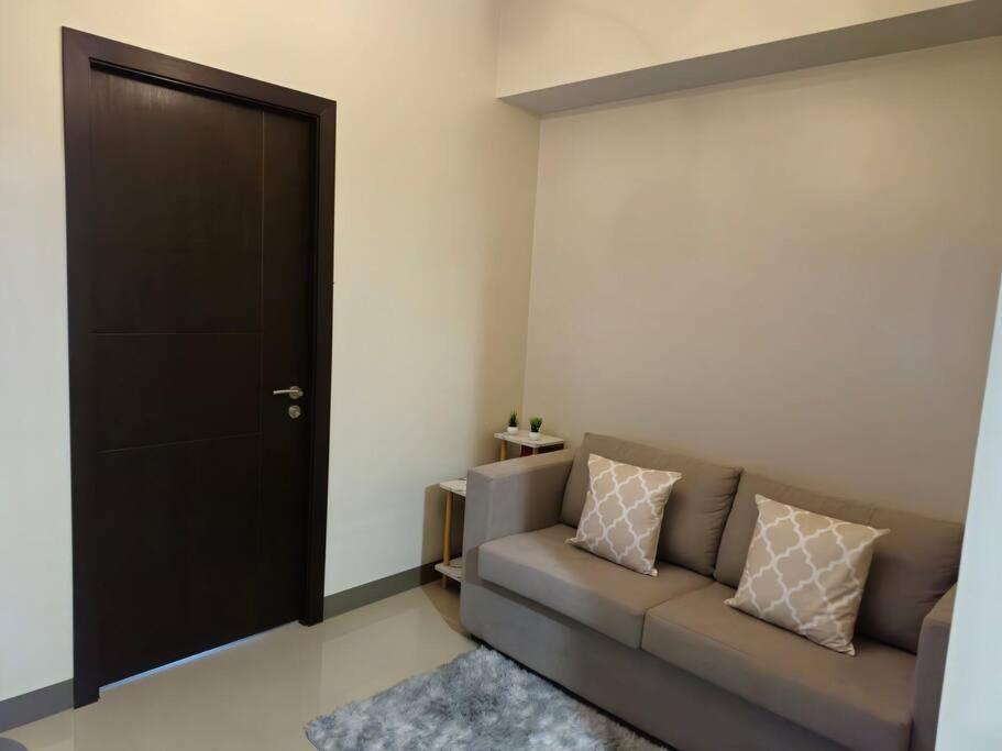 Apartment Modern & New, Work Desk, Fast Internet, Balcony