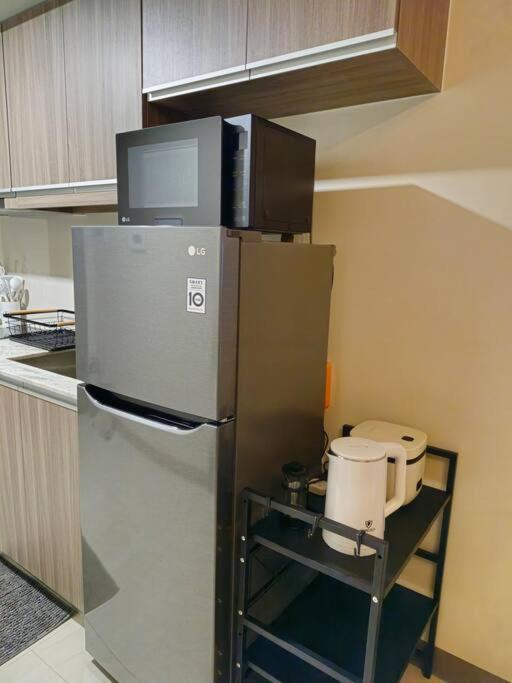 Apartment Modern & New, Work Desk, Fast Internet, Balcony Manila