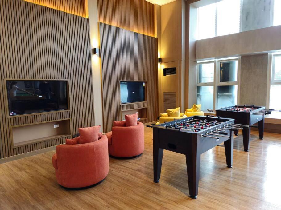 Apartment Modern & New, Work Desk, Fast Internet, Balcony