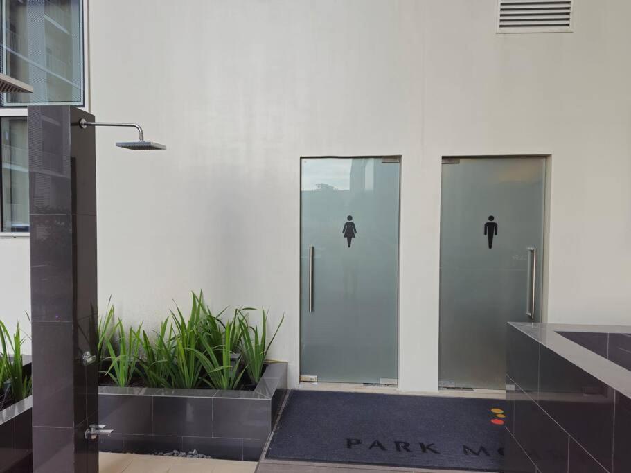 Apartment Modern & New, Work Desk, Fast Internet, Balcony *